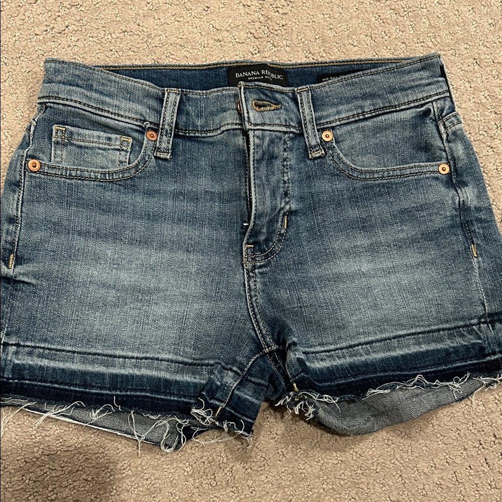 Banana Republic Women's Faded Blue Jean Shorts
